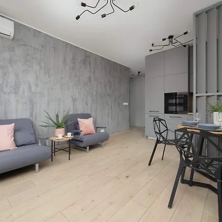 Metro Wola With Parking & Ac Next To Rising Museum By Renters Appartamento